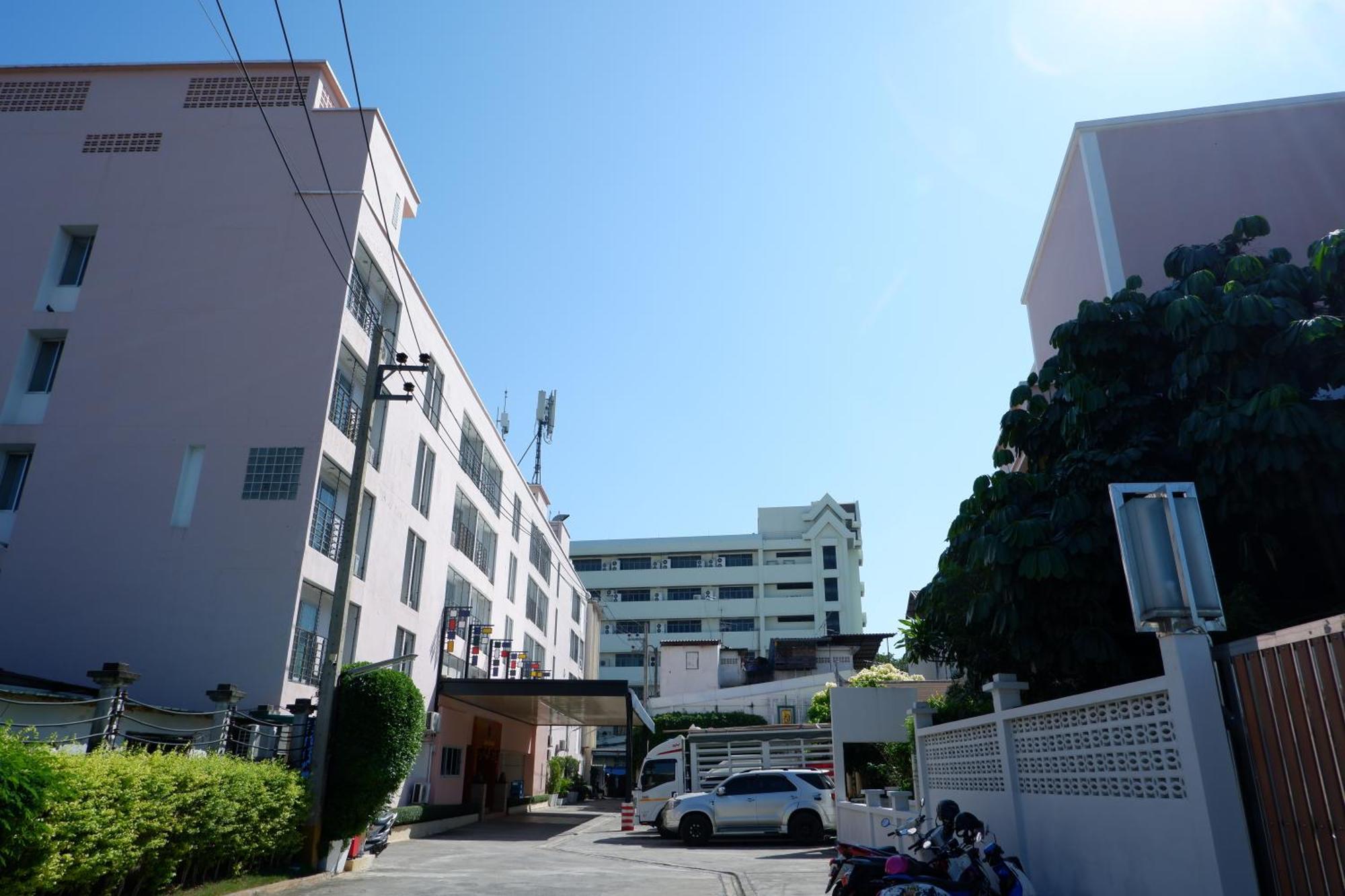 Wangkaew Hotel ピサヌローク エクステリア 写真