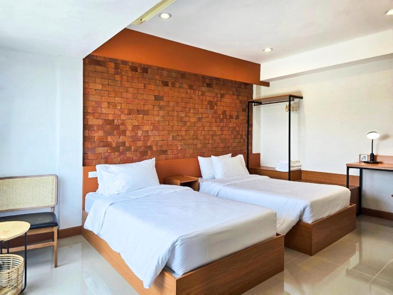 Wangkaew Hotel ピサヌローク エクステリア 写真