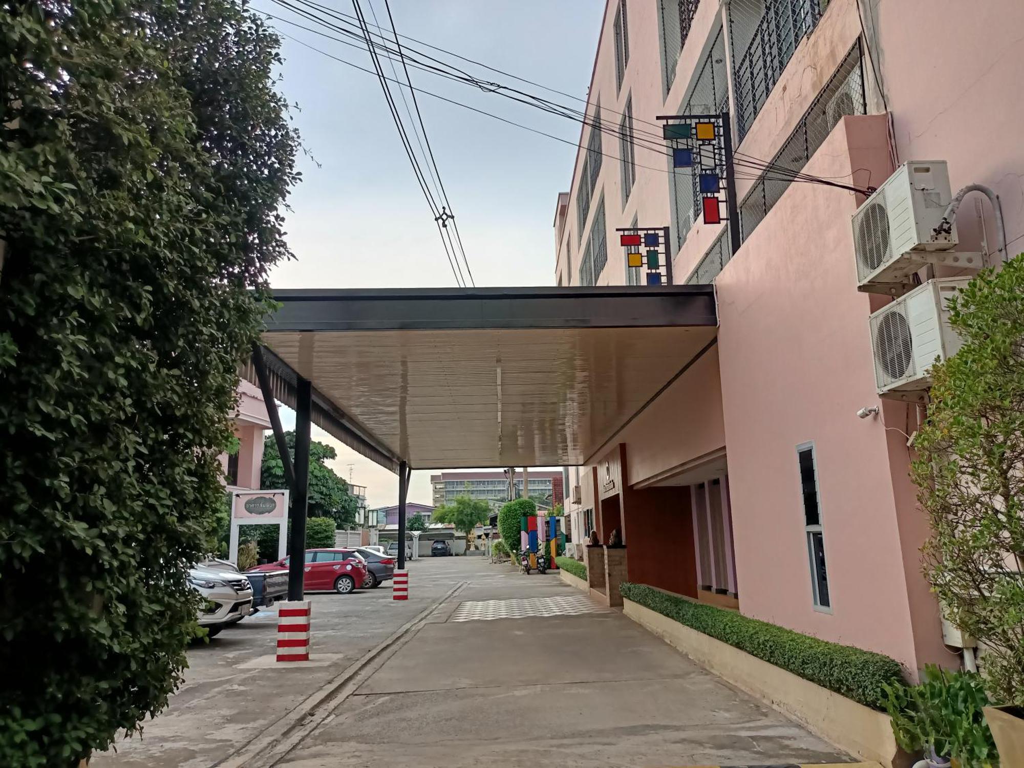 Wangkaew Hotel ピサヌローク エクステリア 写真